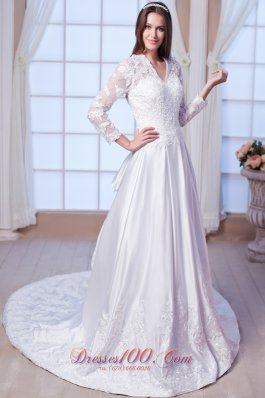 Luxurious A-line V-neck Chapel Train Satin Lace and Appliques Wedding Dress
