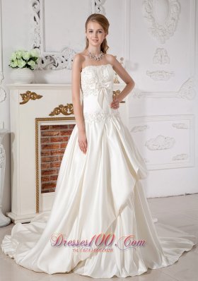 Beautiful Wedding Dress A-line Strapless Appliques Court Train Taffeta