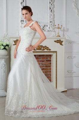 Low Price Empire Straps Appliques and Lace Wedding Dress Court Train Tulle