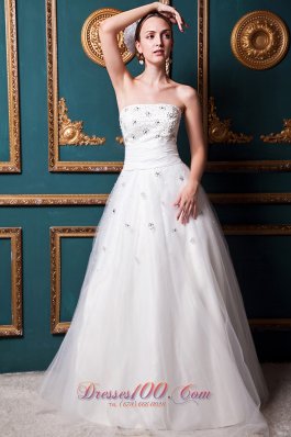 Beautiful A-line Strapless Floor-length Tulle and Taffeta Beading Wedding Dress