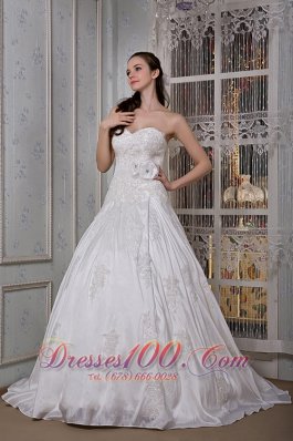 Modest A-line Sweetheart Brush Train Taffeta Appliques and Hand Made Flower Wedding Dress