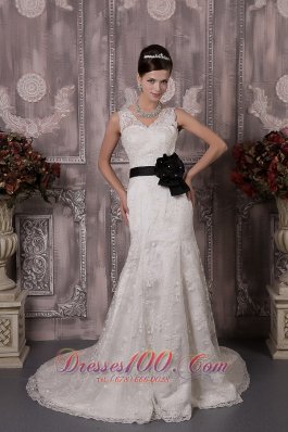 Gorgeous Column V-neck Court Train Lace Sash Wedding Dress