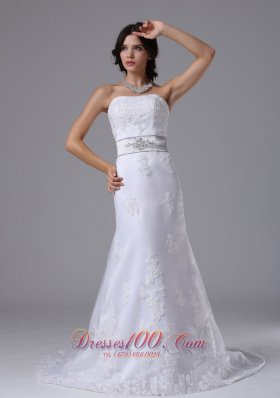 Exquisite Wedding Dress With Beaded Decorate Waist and Lace Over Skirt