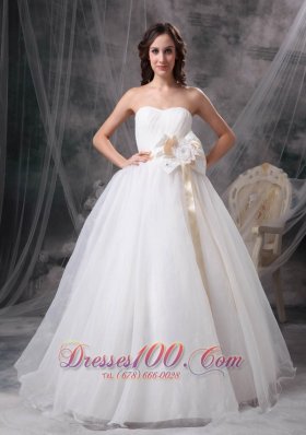 Pretty A-line Strapless Floor-length Taffeta and Organza Hand Made Flower Wedding Dress
