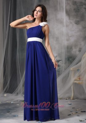 2013 Modest Royal Blue and White Empire One Shoulder Prom Dress Chiffon Handle Flowers Floor-length