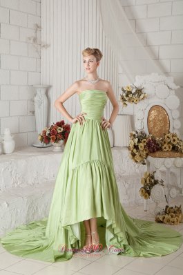 2013 Yellow Green A-line Strapless Chapel Train Taffeta Ruch Prom Dress