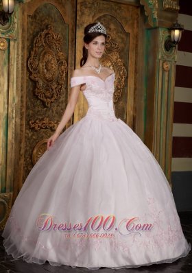 Discount Light Pink Ball Gown Off The Shoulder Floor-length Appliques Organza Quinceanera Dress
