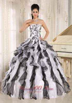 2013 Multi-color Embroidery Ruffles Quinceanera Gowns With Strapless Fashion