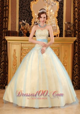 Elegant A-line Sweetheart Floor-length Beading Satin and Organza Champagne Quinceanera Dress Pretty