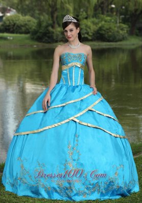 Taffeta and Satin Embroidery Blue 2013 Quinceanera Gowns Designer Pretty