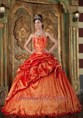 2013 Elegant Orange Red Quinceanera Dress Strapless Pick-ups Taffeta Ball Gown