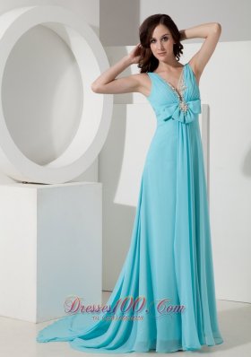 On Sale Elegant Light Blue Empire V-neck Prom / Homecoming Dress Chiffon Beading Watteau Train