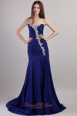 Formal Blue Sheath / Column Sweetheart Chapel Train Chiffon Appliques Prom Dress