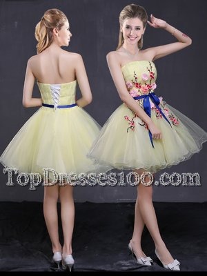 Flirting Strapless Sleeveless Organza Cocktail Dress Appliques and Belt Lace Up