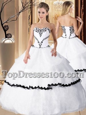 Trendy White Sweetheart Lace Up Beading and Embroidery Quinceanera Gowns Sleeveless