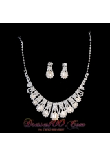 Luxurious Rhinestone Pearl Ladies' Jewelry Set Including Necklace And Earrings