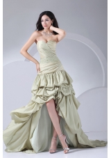 Beading and Pick-ups Decorate Bodice High-low Brush Train Sweetheart Neckline 2013 Prom Dress
