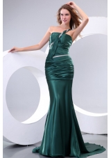 Affordable Mermaid One Shoulder Green Ruching Brush Train Prom Dress