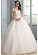 Sweetheart Beading and Pleats Floor-length Wedding Dress in Ball Gown