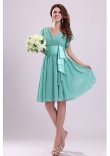 Apple Green V-neck Chiffon Prom Dress with Short Sleeves