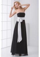 Elegant Empire Strapless Floor-length Black Prom Dress with Sash