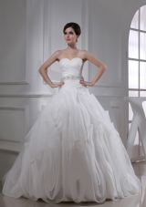 2014 Beautiful A-line Sweetheart Beading and Appliques Wedding Dress in White