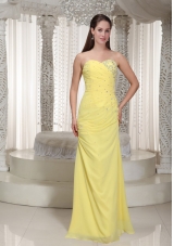 2015 Sweetheart Yellow Chiffon Prom Dress with Beading and Ruching