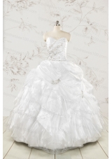 Classical White Quinceanera Dresses with Beading and Ruffles