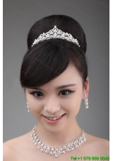 Fashionable and Artistic Alloy and Pearl Necklace and Tiara