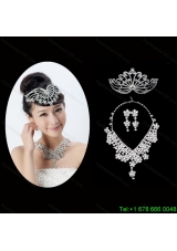 Dignified Rhinestone DreamlikeJewelry Set Including Necklace Tiara