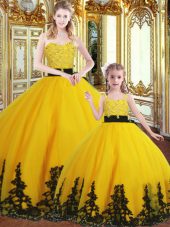Organza Sweetheart Sleeveless Lace Up Beading and Appliques Quince Ball Gowns in Gold