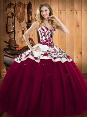 Satin and Tulle Sweetheart Sleeveless Lace Up Embroidery Vestidos de Quinceanera in Burgundy