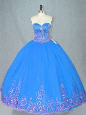 Sweetheart Sleeveless Tulle Quince Ball Gowns Beading and Embroidery Lace Up