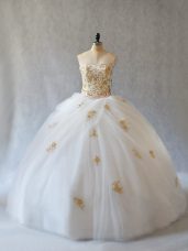 Elegant White Ball Gowns Sweetheart Sleeveless Tulle Brush Train Lace Up Appliques Sweet 16 Quinceanera Dress