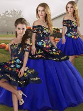Tulle Off The Shoulder Sleeveless Lace Up Embroidery Quinceanera Gowns in Royal Blue