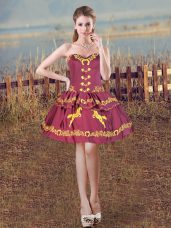 Clearance Sleeveless Satin Mini Length Lace Up Red Carpet Prom Dress in Burgundy with Embroidery