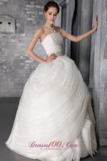 A-Line / Princess Strapless Floor-length Organza Ruffles Wedding Dress