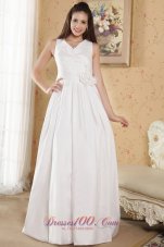 Simple Column V-neck Floor-length Taffeta Hand Made Flowers Wedding Dress