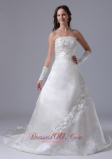 Custom Made A-line Embroidery 2013 Wedding Dress With Ruch Strapless