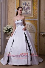 Elegant Ball Gown Strapless Wedding Dress Satin Embroidery Chapel Train