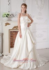 Beautiful Wedding Dress A-line Strapless Appliques Court Train Taffeta