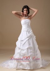 Elegant A-line Strapless Court Train Taffeta Appliques Wedding Dress