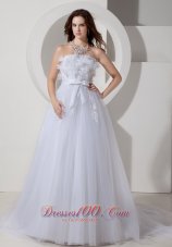 Cheap A-line / Princess Strapless Low Cost Wedding Dress Tulle Embroidery Chapel Train