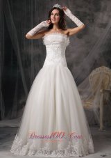 Exquisite A-line Strapless Floor-length Organza and Lace Beading Wedding Dress