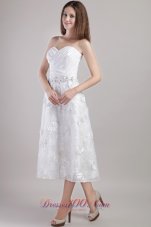 Fashionable A-line / Princess Sweetheart Tea-length White Appliques and Beading Wedding Dress
