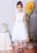 Sweet White A-line Beteau Neckline Hand Made Flowers Flower Girl DressTea-length Organza