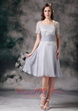 2013 Lilac Column / Sheath Square Knee-length Chiffon and Lace Beading Mother Of The Bride Dress