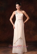 2013 Champagne Stylish One Shoulder Empire Chiffon Prom Gowns With Beaded Decorate Shoulder