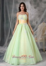 2013 Popular Yellow Green A-line Strapless Quinceanera Dress Organza Appliques Floor-length