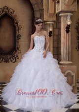 Popular Romantic White Quinceanera Dress Sweetheart Organza Beading Ball Gown